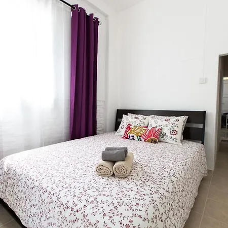 Laila's Cozy Garden House & Konukevi Larnaca