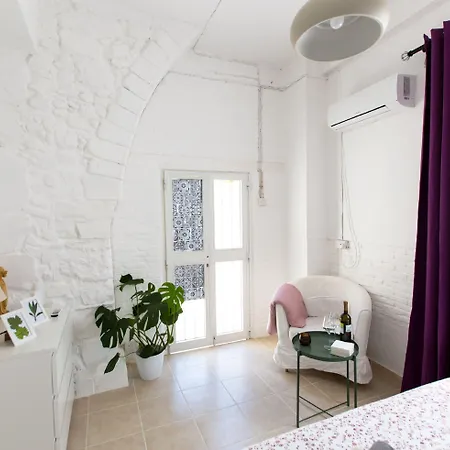 Πανσιόν Laila's Cozy Garden House &